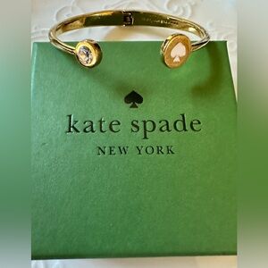 KATE SPADE • Spot The Spade Signature Cuff Logo Bracelet